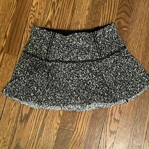 Black and white Lululemon tennis skirt